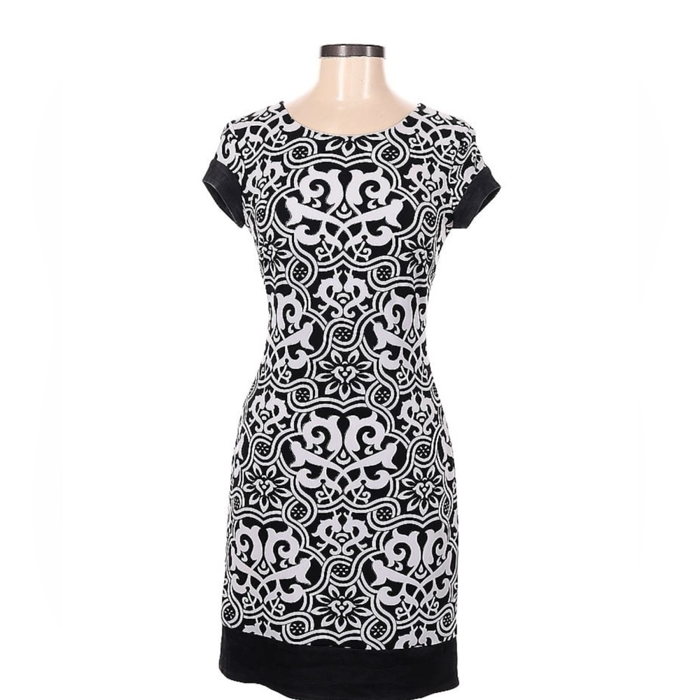 Cache size 8 floral black and white dress